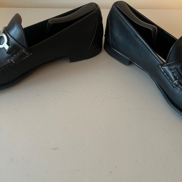 Salvatore Ferragamo Men\'s Horse Bit Black Leather Loafers 11D main image 5